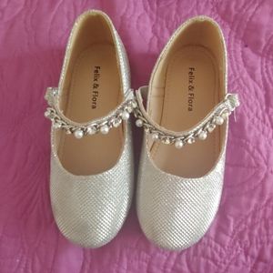 Girls glitter dress shoes